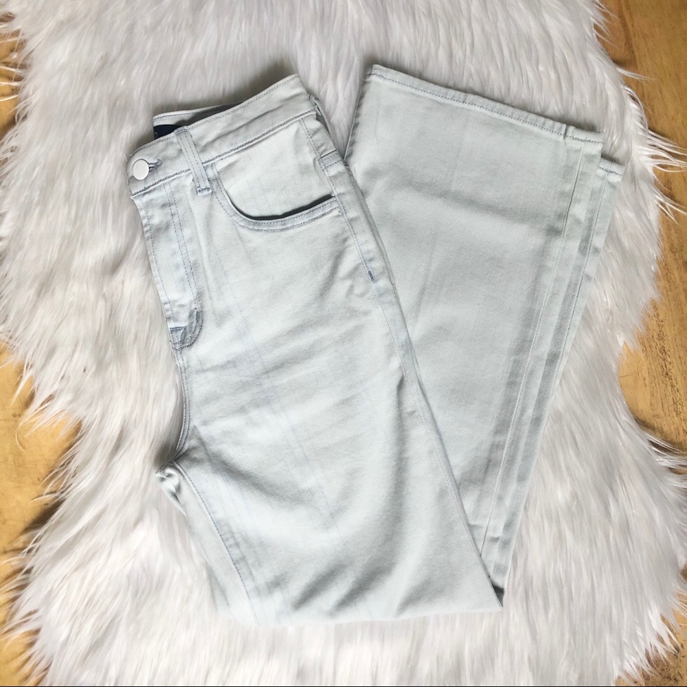 SOLD! J Brand || Joan Crop Jean in Powdered - Picture 6 of 8